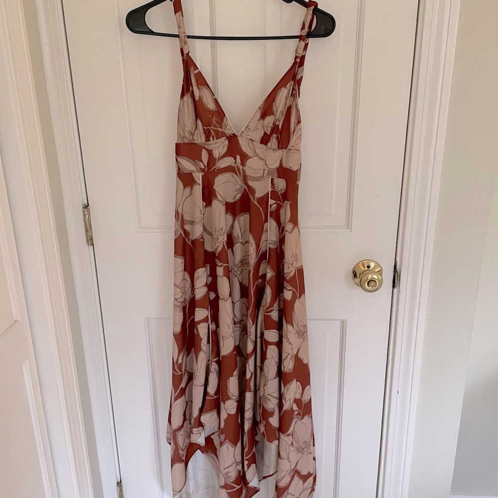 SAKS beautiful triangle top backless dress
